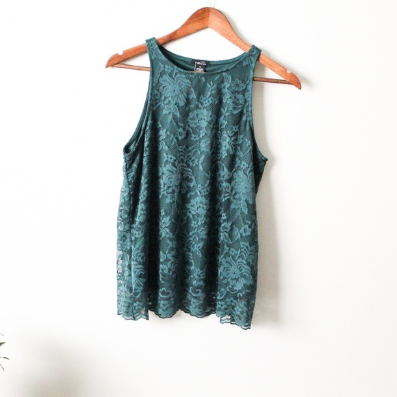 Westport Petite Red Midrise Capri NWT - Picture 6 of 6